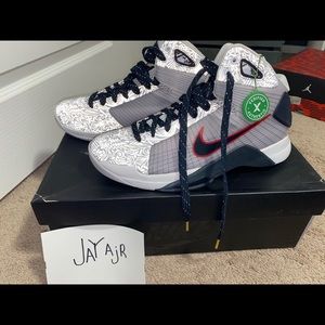 Very Rare!! Nike Hyperdunk united we rise (NWT)